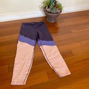 Old Navy High-Waisted 7/8-Length Leggings Size M